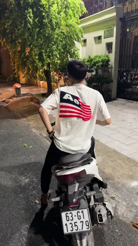 Phố lên đèn thì mình lên đồ thôi 