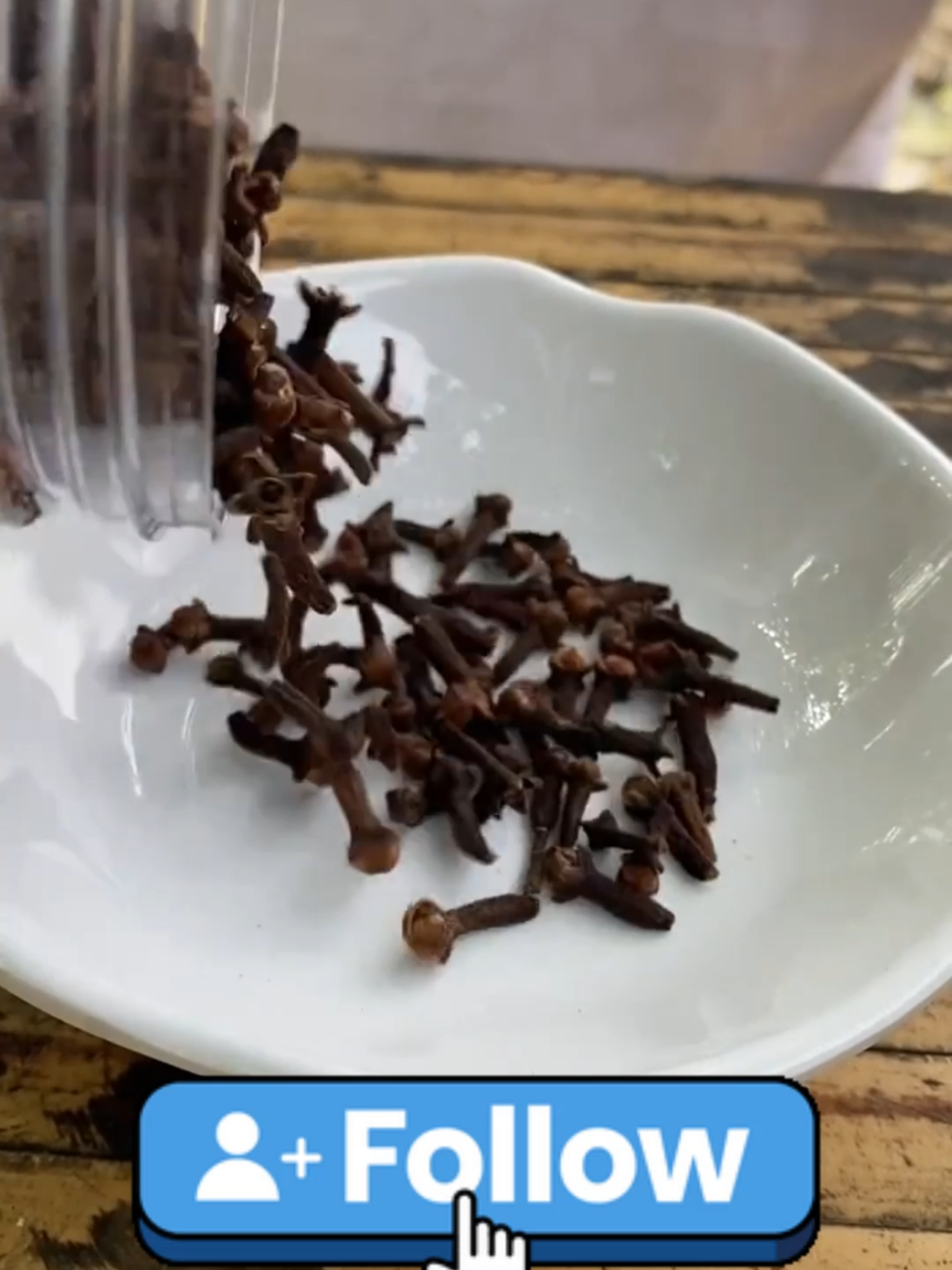 🔥 Hanya dengan RM5, anda sudah boleh memiliki bunga cengkih – ubat penyembuhan semula jadi 🌿 ✅ Mencegah kanser – meningkatkan imuniti ✅ Mengurangkan sakit sendi untuk warga emas, menyokong pencernaan untuk golongan pertengahan umur ✅ Menambah tenaga untuk lelaki 👉 Mudah diminum, mudah disediakan, dan juga rempah istimewa di dapur anda! ⚡ Rebut peluang emas hari ini – tawaran mengejutkan menanti anda! 💚