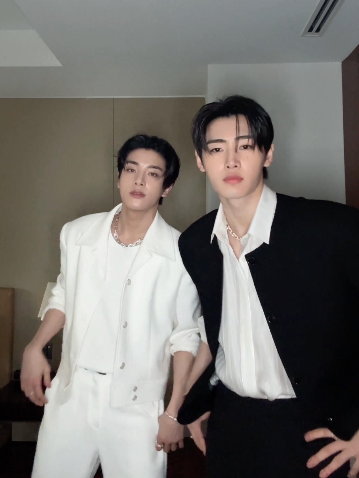 pop💥 @tiffanyandco #JAKE #SUNGHOON #ENHYPEN