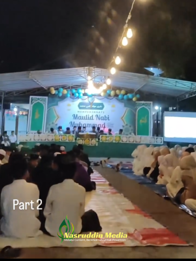 Puncak Peringatan Maulid Nabi Muhammad Saw. Acara ini di ikuti oleh seluruh santri Pondok Pesantren Nasruddin Dampit. Sumber Vidio @nasruddin.banat  #mediapondokjatim #fypシ゚ #pondokpesantren #santripondok #xyzabc 