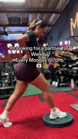 Interested in group training come join us 🤍🔐 @coquette.cafe.x  #bodysbylaura#personaltrainer#southgate#contenido#GymTok