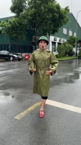 Bộ quần áo mưa măng tô của công ty 26 Bộ Quốc Phòng sản xuất đây nhé các bác, hàng chính hãng của QĐNDVN  #leanhnuoi #sale #aomua #aomuamangto 