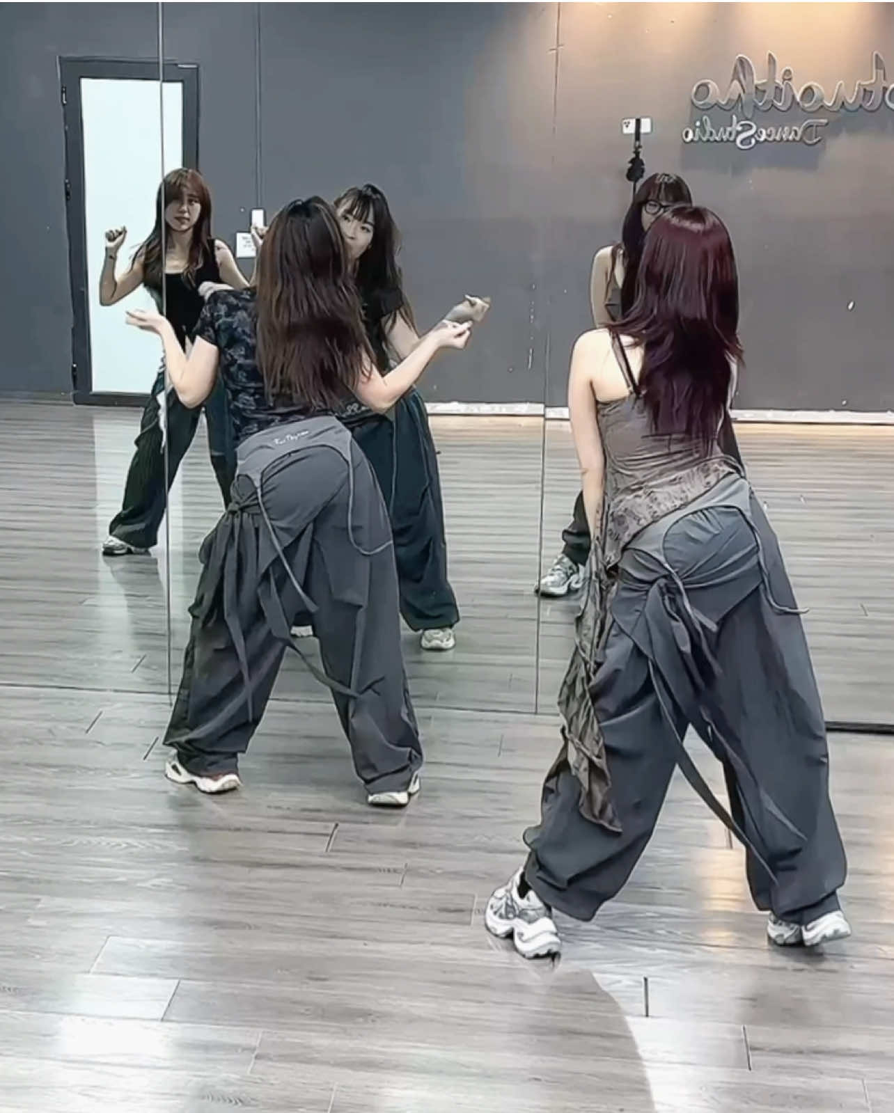 See Tình ❤️‍🔥🔥 Bài gì vừa dễ vừa đáng iu zậy 😍 #xh #xhtiktok #viral #fyp #foryou 