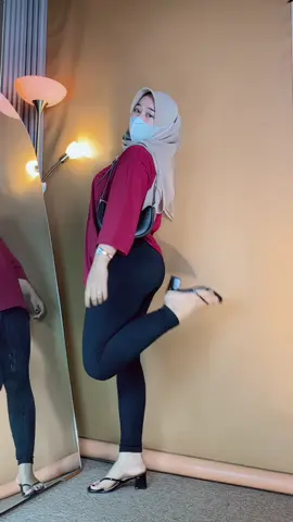 kaos oversize bahan adem anyes poll lohh😍🫶🏻 #rekomendasioutfit #outfitsimple #oversize #kaos #fyp 