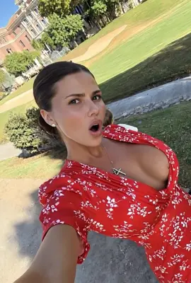 ✨ Red never goes unnoticed. Agree? ❤️ #FitDivas #StyleInspo #FYP