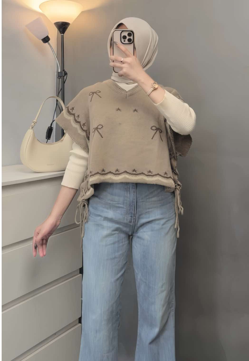 Outfit ideas 🤍 #vest #vestrajut #outfit #outfitideas #ootdhijab #ootdfashion 