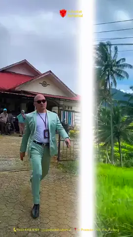 ‼️HATI-HATI JADI KORBAN MAFIA TANAH‼️  Mafia tanah merupakan oknum yang menguasai, memperjualbelikan, atau mengeksekusi tanah secara ilegal, sering dengan dokumen palsu. ⚠️ MODUS UMUM 🔹 Sertifikat/akta jual beli palsu 🔹 Surat palsu untuk eksekusi 🔹 Eksekusi salah objek 🔹 Tekanan dari oknum aparat 📌 DASAR HUKUM 1. Pasal 263 KUHP → Pemalsuan surat (6 thn) 2. Pasal 266 KUHP → Akta palsu (7 thn) 3. Pasal 385 KUHP → Penyerobotan tanah (4 thn) 4. UU No. 1/2024 KUHP Baru → Sanksi diperkuat (2026) 🛡️ KORBAN BISA MELAWAN ✅ Laporkan ke polisi (pemalsuan/penyerobotan) ✅ Ajukan gugatan ke pengadilan ✅ Laporkan ke Satgas Anti Mafia Tanah (ATR/BPN & Polri) 📣 Ingat! Membongkar rumah dengan dokumen palsu itu bukan eksekusi, tapi kriminal. Tanah boleh milikmu, tapi hukum milik semua. Butuh konsultasi & bantuan hukum? Kamu juga bisa Hubungi 👇🏻 📲 +62 813‑1313‑0103 📍Jl. Pramuka I No. 27A, Padang #AdvokatSuharizal #PendampinganHukum   #AuditorHukum #LegalAudit #mafiatanah 