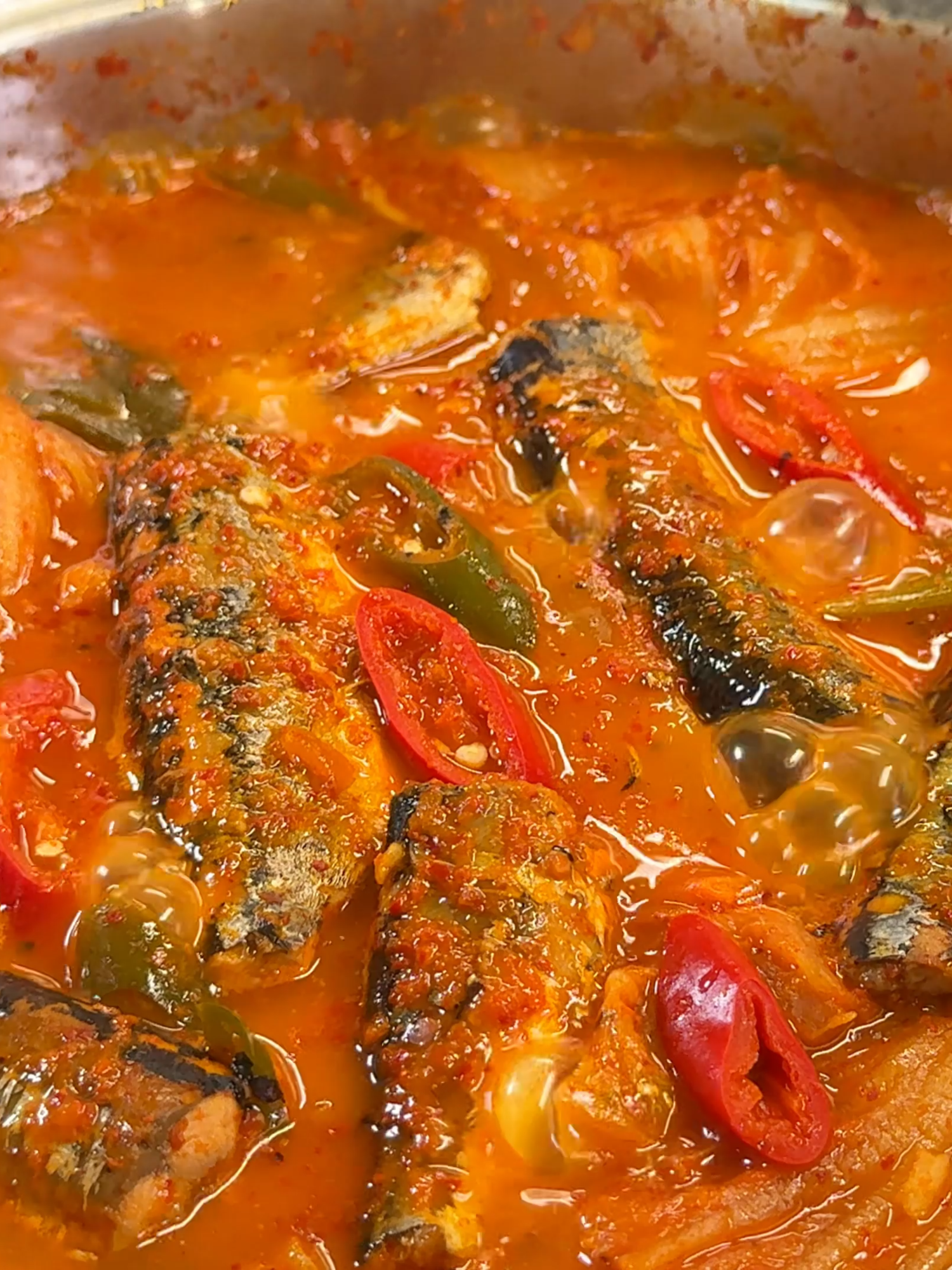 💥시어머니가 쌍따봉 날린 비장의 레시피👍 꽁치통조림으로 온가족 환호성! 꽁치통조림 김치찌개 🍳꽁치 김치찌개 재료 자세히 정리된 재료와 레시피는 쿡경희 유튜브 채널에서 확인해주세요! (사용한 상품의 링크도 쿡경희 유튜브 채널에 있습니다!) 🥣꽁치 김치찌개 만드는법 자세히 정리된 재료와 레시피는 쿡경희 유튜브 채널에서 확인해주세요! (사용한 상품의 링크도 쿡경희 유튜브 채널에 있습니다!) 🌿스푼 - 계량스푼(15ml) 기준 🌿티스푼 – 계량티스푼(5ml) 기준 🌳 쿡경희 채널의 모든 영상은 저작권 보호를 받고 있습니다. 🌳 다른 사이트에 무단 도용 및 풀버전, 2차 편집 업로드를 금지하며, 상업적 이용을 하는 모든 행위를 금지합니다. 🔖Tags. #꽁치통조림김치찌개 #꽁치김치찌개 #꽁치캔김치찌개 #꽁치통조림김치찜 #꽁치김치찜 #쿡경희