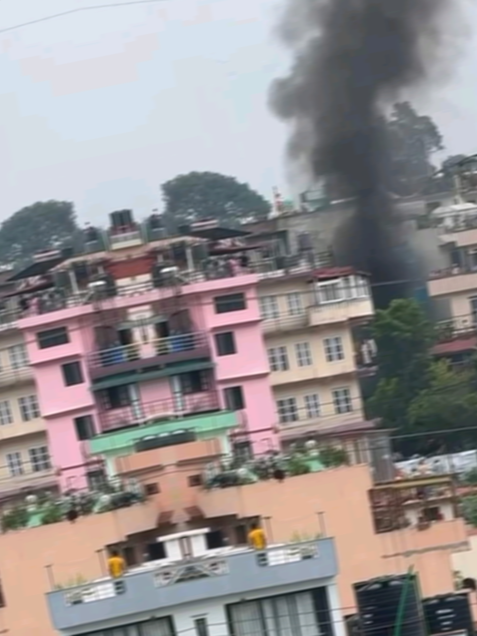 राष्ट्रपति रामचन्द्र पौडेलको निजी निवास तिर पनि तोडफोड र आ' गो!Gen-Z Protest Nepal against corruption; September9 #enoughisenough #genzprotest #andolan #nepalnews #genzrevolution 