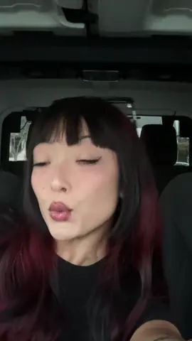 I will have nails on don’t worry #lesserafim #losangeles #lesserafimconcert #kiaforum #easycrazyhot 