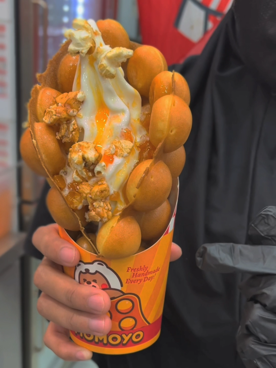 EGG WAFFLE MANGO 😋 #eggwaffle #momoyo #icecream #milktea #momoyoeggwaffle 