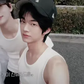 ok but why he talking like he going to pay my bills 🤨 say less sir where do i sign the papers 💍?? #dohoon #도훈 #투어스 #fyp #foryoupage 