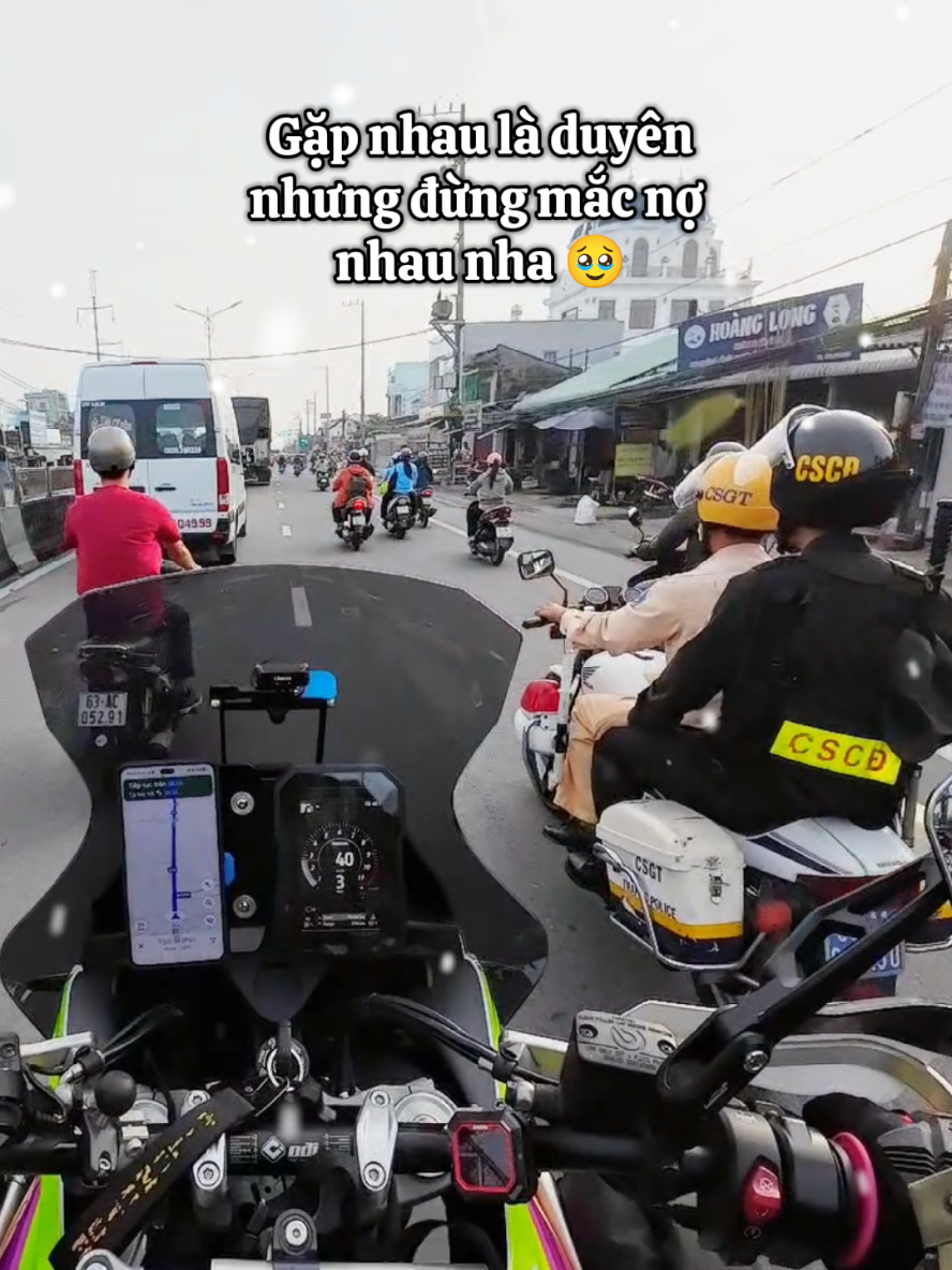 Lướt qua nhau là vui rồi, đừng dừng lại là không vui đâu 😂😂😂... #tonymchu #songaymaiemdimat #csgt #cscd  #xuhuong 