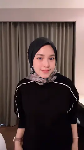 Suka banget sama kaos nya 