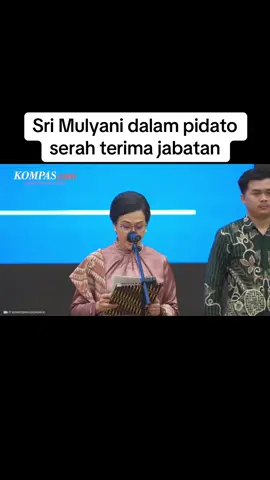 Sri Mulyani dalam pidato serah terima jabatan (9/9/2025) berpesan agar semua pihak menghormati ruang pribadinya usai tidak lagi menjabat sebagai Menkeu. Sri Mulyani juga meminta maaf apabila ada salah selama menjabat sebagai Menkeu. Simak selengkapnya dalam video berikut! Penulis Naskah: Shafa Maulita Maulana Video Editor: Fathir Rohman Produser: Yusuf Reza Permadi #Politik  #Pemerintah #SriMulyani #wonglucunepati #PutbayaYudhi  