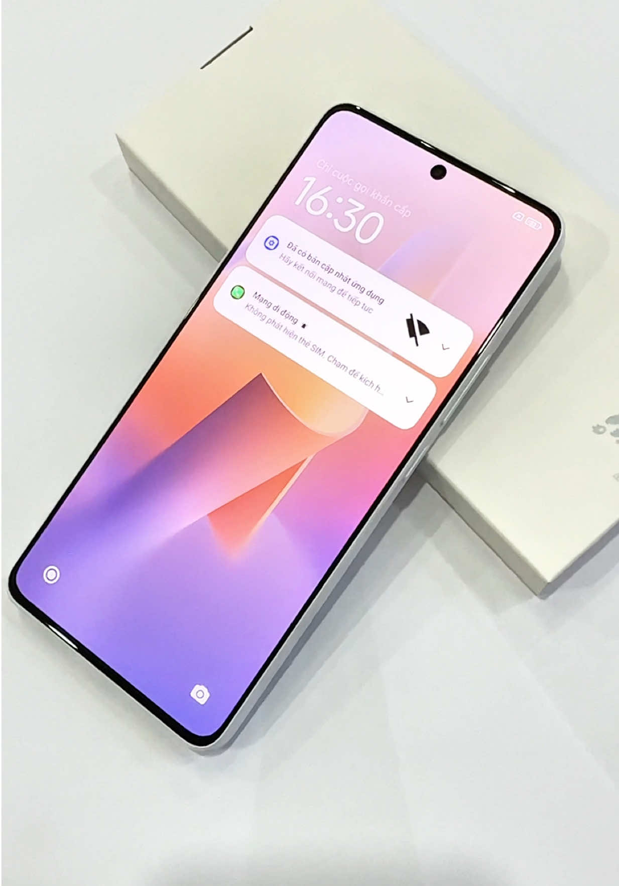 **“Redmi Note 13 Pro – vẫn quá đáng mua trong năm 2025 🔥 ✨ Thiết kế sang, mỏng nhẹ như flagship ⚡ Chip mượt – chơi game, đa nhiệm ngon ơ 👀 Màn AMOLED 120Hz rực rỡ, xem gì cũng đã mắt 📸 Camera chụp đêm ấn tượng trong tầm giá 🔋 Pin 5100mAh + sạc nhanh 67W cực tiện Nói chung: ngon – rẻ – đáng trải nghiệm 💯 #MobileCity #RedmiNote13Pro”**