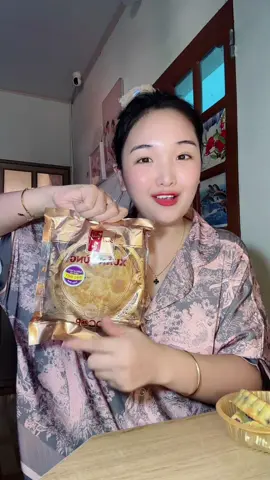 Trả lời @beyuu002 Hôm t mua 50k thấy rẻ rồi mà hôm nay shop còn sale còn có 40k thôi .Ai săn đc giá rẻ ko vậy#thanhngocreview #banhtrungthu #xuhuong 