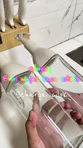 Beralih dari botol plastik ke botol kaca biar gampang dibersihkan,gk meninggalkan bekas minyak🥰#fyppppppppppppppppppppppp #fypシ゚ #botolminyakestetic #botolminyakkaca #perabotdapur 