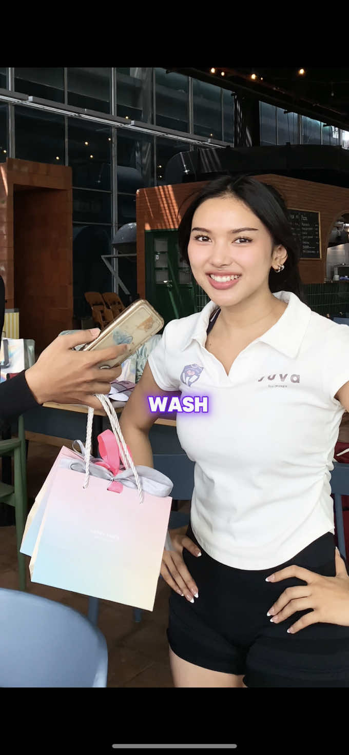 Absen yg skincarenya samaan sama kk ini guys🤩🤩👇 #skincare #skincaretips #younjoy #juvabyzap #glossier  