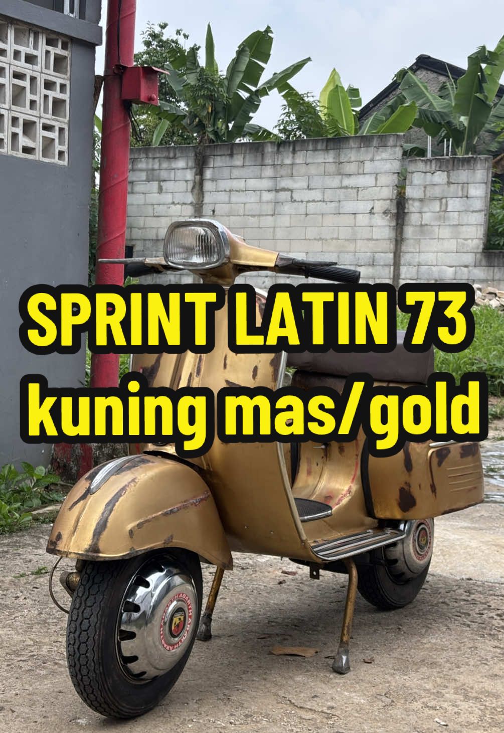 BISMILLAH ready vespa sprint 73 (latin) warna kuning mas/gold (rare) look patina style plat B jaksel plat hidup panjang 2029 siapa mau ? hubungin admin secepet nya oke 👌  wa/tlp 082128602254 lokasi parung bogor #jualvespa #vespaindonesia #vespasprint #sprinterindonesia #patinastyle 
