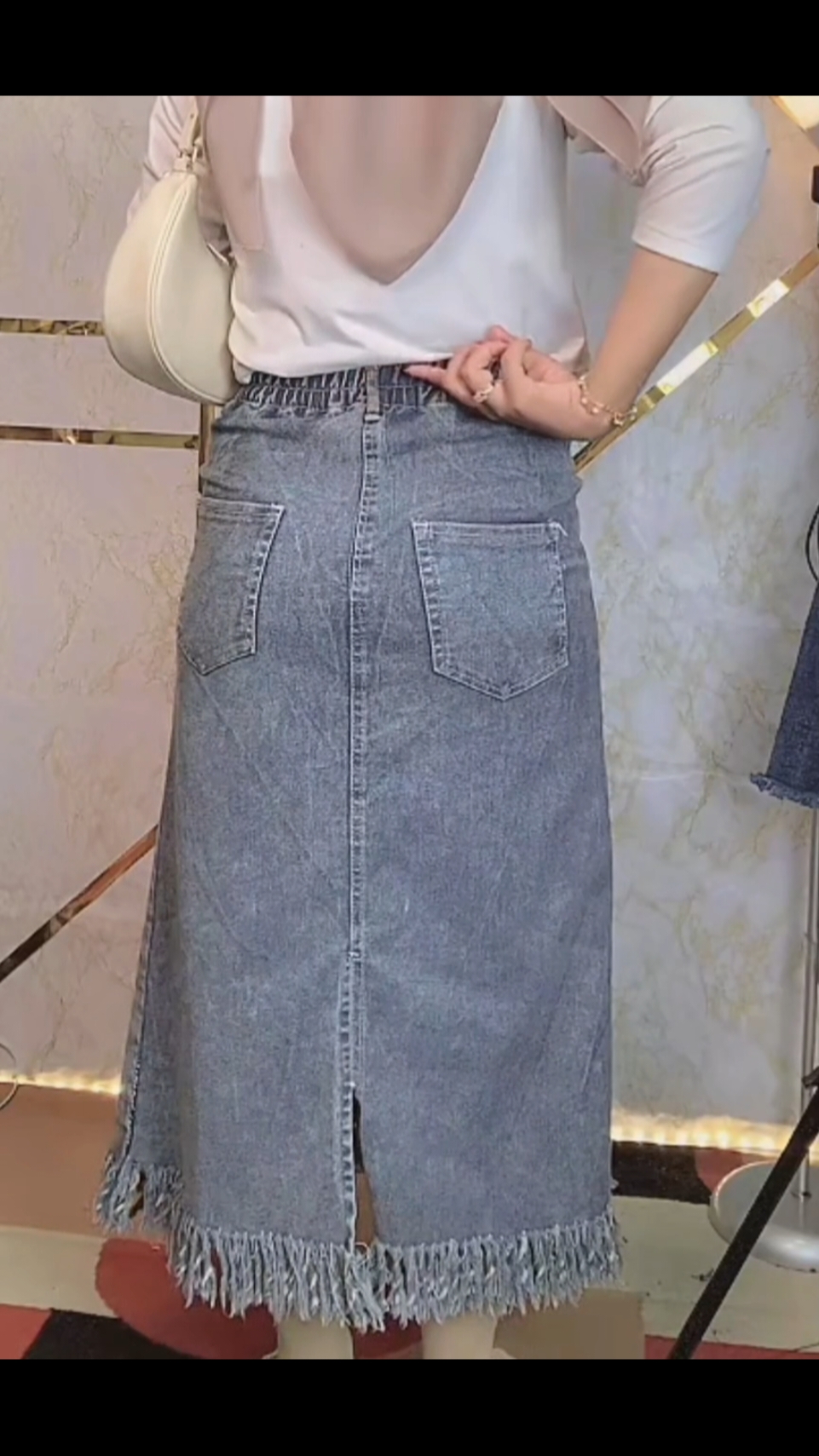 Rok Wanita Highwaist Model Bawah Rawis #rok #rokjeans #rokwanita #rokkekinian #rokjeanswanita   #OOTD #fyp #fypage #fyppppppppppppppppppppppp #fypシ゚ #fypp #fypdong #fypシ゚viral🖤tiktok #fup #fypviral #fypツ #viraal #viralvedio #viraltreend #trending #trend #tren #trendingtiktok #trendingvidio 