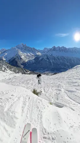 Take a breath & enjoy the view 😮‍💨 #ski #skiing #winter #freeride #snow @Decathlon @insta360 official 