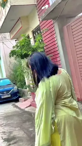 @anjelimanis2 karen kapoor persi kebanyakan makan donat🍩 😁😁#pretyzinta #kareenakapoor #suny75123 