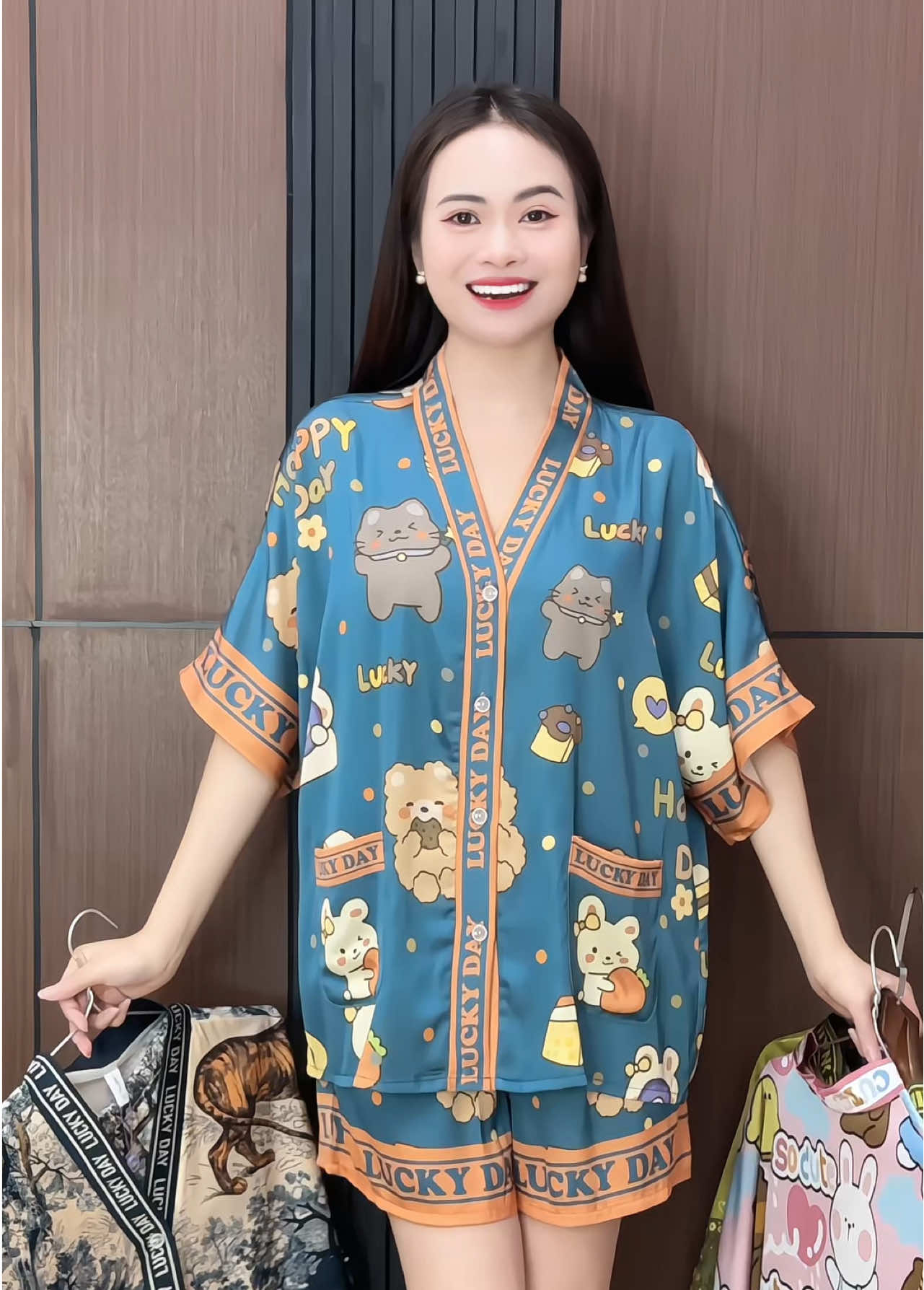 Các tình yêu của em muốn gì là có nấy luôn nha....