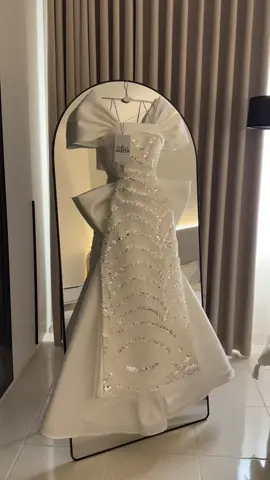 الفستان الي يلفت الأنظار عن بعد 👌🏻🥰 #فساتين_طويله #اناقه #كشخة #سعوديات #dresses