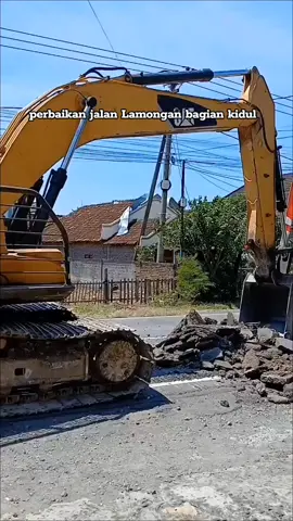 Absen Lur, spill dalane sampean, aku Sumberdadi Mantup #lamonganmegilan #lamonganselatan  #mantuplamongan #perbaikanjalan #jalanprovinsi 