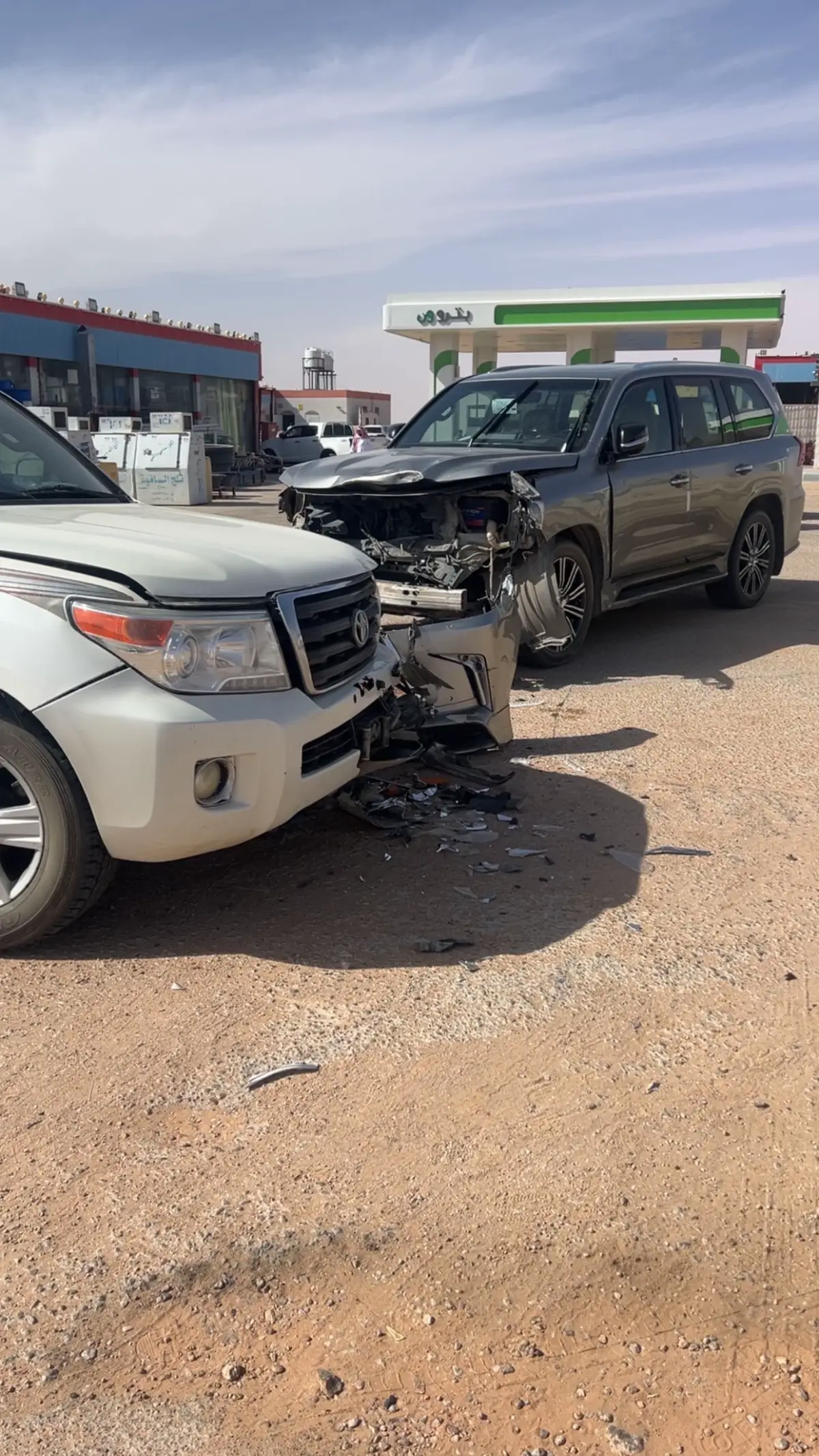 حمد لله جاء الي اطيب منه🙏🏻.  #اكسبلورexplore#foryoupage#حادث_لكزس_2020_الحمدالله_ع_كل_حال#حادث#مالهم_حل_الشعب_الصيني