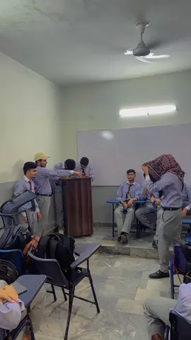 #foryoupage❤️❤️ #viraltiktok #virvalaccount #punjabi boys like comment share please and follow everyone please more funny videos bsanthi dance prfomance 😅😅😅😅