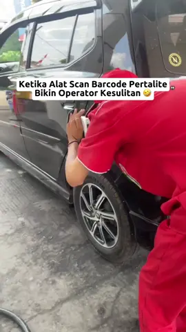 Ketika Alat Scan Barcode Pertalite Bikin Operator Kesulitan wkwk. #AlatScan #OperatorSPBU #PetugasSPBU #Pertalite