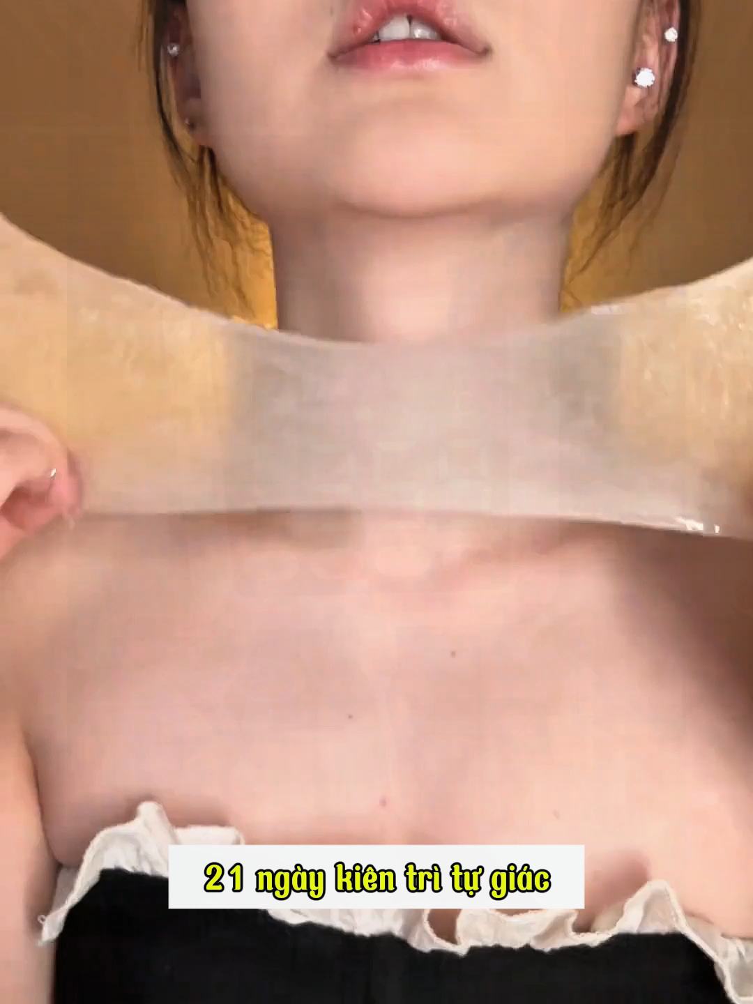 Dưỡng Ẩm Sâu, Làm Mờ Nếp Nhăn Với Mặt Nạ Cổ #MatNaCo #ChamSocDaCo #DuongAmDaCo #ChongLaoHoaCo #TreHoaVungCo