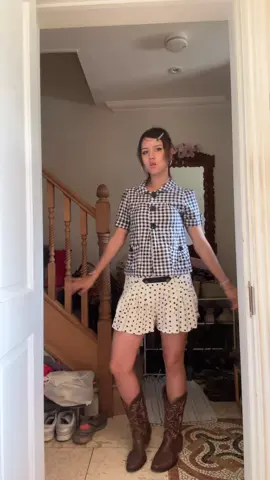 Crazy outfit today #fitcheck #OOTD #fyp #thrift #vintage 