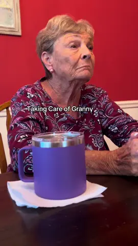 This video shows how easy it is to get frustrated with granny when she is frustrated herself. #fyp #dementia #granny #ftd #heavyheavyheavy 