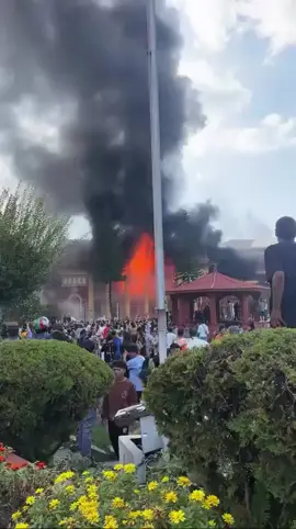 President house Sheetal niwas is on fire #nepalgenZprotest #nepalprotest #kathmanducurfew #genZprotest 