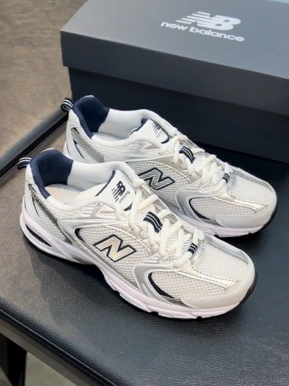 New Balance 530 White Silver Navy #newbalance #newbalance530 #sepatuwanita #sepatupria #foryoupage 