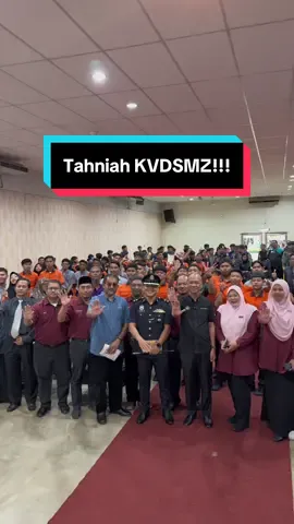 Alhamdulillah, pagi ini saya hadir merasmikan Hari Terbuka Kolej Vokasional Datuk Seri Mohd Zain 2025 serta menyampaikan Anugerah Kecemerlangan Kokurikulum. Tahniah kepada 87 penerima anugerah atas komitmen yang ditunjukkan. Semoga kejayaan ini terus menjadi inspirasi kepada semua pelajar untuk melakar kecemerlangan. Terima kasih kepada pihak KVDSMZ atas penganjuran program bermanfaat ini. #fyp #melaka #kolej #alorgajah 