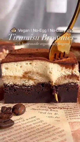 A chocolate brownie is a rich, fudgy, and moist baked dessert with a deep cocoa flavor and a slightly crisp top. #chocolate #brownies #homemade #yummy #Foodie #100kviews #viralvideo #foryou #eggless 