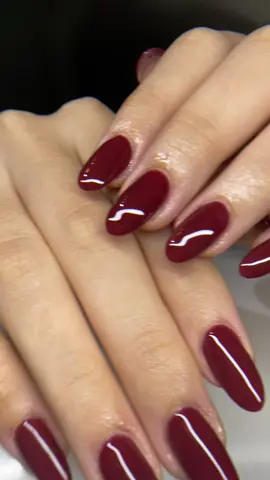 Đỏ sơn trơn luôn điẹpppp #nailtrongngo #nailtpvinh #nailvinhnghean #fyp #nailsoftiktok 