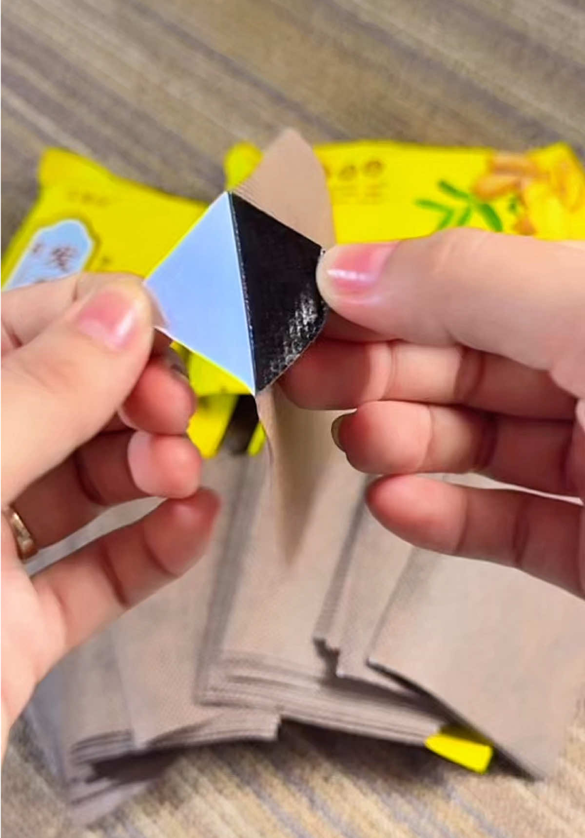 Combo 3 túi 150 miếng dán gừng nóng cao cấp giảm đau nhức mỏi cơ thể,vai gáy, lưu thông khí huyết##mecuatina#miengdanrungnong#miengdan#miengdanngaicuu @@Mẹ Của TiNa ❤️