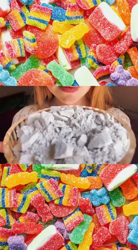 #claycrunchaddict #edibleclay #clayeatingasmr #crunchyclay #claybites 