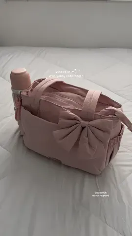 what’s in my puffy tote bag? 💭🎀💫 #puffytotebag #pufferbag #totebag #shoulderbag #bagsmart 