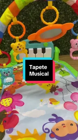 👶✨ Tapete Infantil Sensorial com Piano Musical ✨🎹 🌈 Estimule o desenvolvimento do seu bebê desde cedo com esse tapete de atividades super interativo! Ele é fofinho, colorido e cheio de recursos que tornam a brincadeira ainda mais especial. 💡 Destaques: ✔️ 5 móbiles coloridos para estimular visão e coordenação 👀🖐️ ✔️ Piano com som e luzes para desenvolver audição e curiosidade 🎶🔆 ✔️ Texturas e cores que ativam o tato e a criatividade 🌸 ✔️ Material macio, lavável e seguro 🛡️ ✔️ Indicado para os primeiros meses de vida 👶 Uma experiência completa para estimular os sentidos, a imaginação e garantir momentos de pura diversão e aprendizado! 🍼💖 👉 Comente “QUERO” que eu envio o link pra você. Ou, se preferir, é só clicar no link da bio! 🔗✨