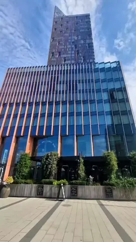 Architecturally stunning Stratford and quirkiness of Hackney Wick, East London in one reel 📸🇬🇧 #stratford #hackneywick #architecture #tiktokviral #architecturephotography 