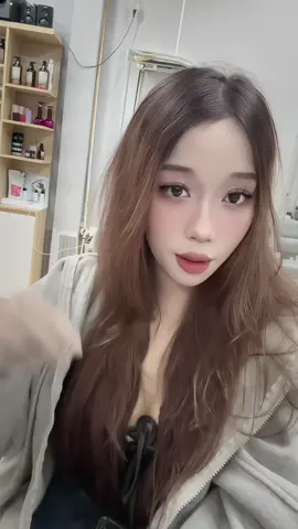 Biến hình kiểu tóc cho em gái #mautocdep #salontocgovap #nhachayghepvideo #salonquan12 #layer 