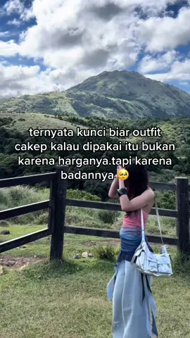 kalau badan udah cakep pakai outfit murah sekalipun bakalan cocok 😍 yuk ah semangat lagi ngerawat diri sendiri 🫶✨ #lovemyself #foryou #ouftitideas 