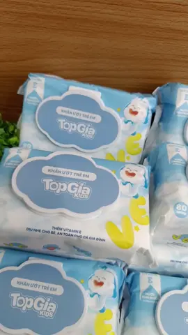 Khăn ướt cao cấp của nhà TOPGIAkids siêu sale 9.9 giá siêu hời #thuyvymebebap #khanuottopgiakids #khanuotve #khanuotchobe #topgiakids @Thúy Vy {Mẹ bé Bắp} @Thúy Vy {Mẹ bé Bắp} @Thúy Vy {Mẹ bé Bắp} 