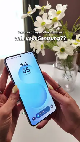 Sharing is caring… even when it’s your battery🪫 Search ‘Wireless PowerShare’ in settings📲 #samsunggalaxy #samsunghack #wirelesspowershare #samsungtips #phonehacks 